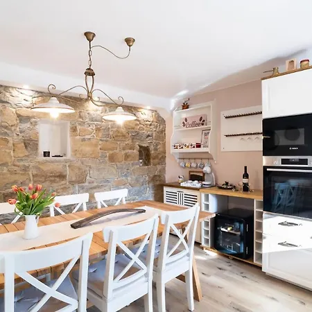 Počitniška hiša Boutique House Rustikana