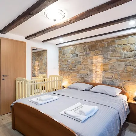 Boutique House Rustikana Počitniška hiša *