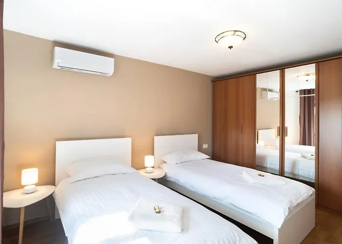 بيت للعطل Boutique House Rustikana إيزولا