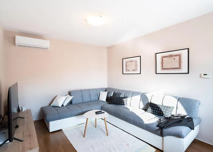 بيت للعطل Boutique House Rustikana إيزولا